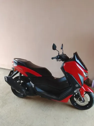 Vende-se N-Max pouco rodada 