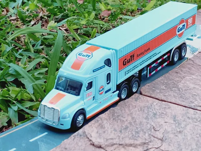 Miniaturas de Caminhões carreta baú 1:64