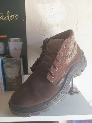 Bota segurança Tam 43 44 pegar havan ou posto Canaã 