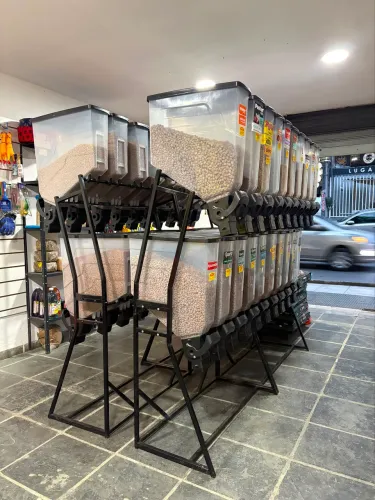 Expositor Dispenser de Ração