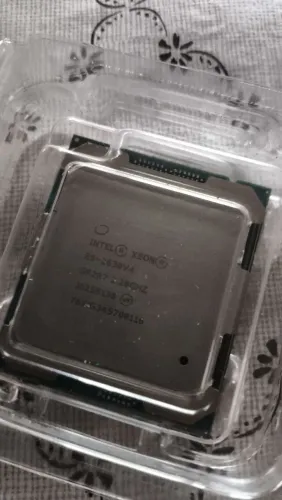 Xeon 2630V4 3 unidades disponíveis.