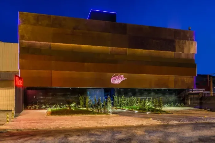 VENDO MOTEL - FUNDO DE COMÉRCIO EM PLENO FUNCIONAMENTO