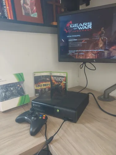 Xbox 360 Original + 2 Controles + 3 Jogos