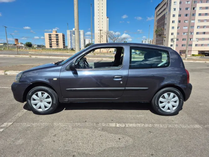 Renault Clio Authentique 1.0/1.0 Hi-power 16V 3P 2004