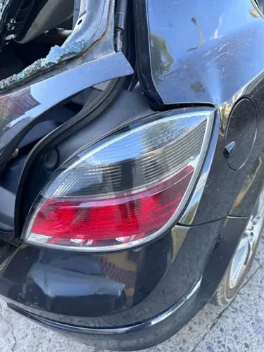Lanterna vectra gt fume direita 300