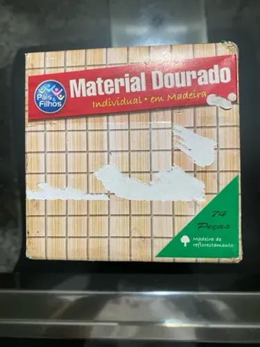 Material Dourado