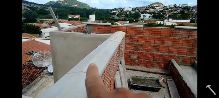 Pingadeira / Capa de Muro