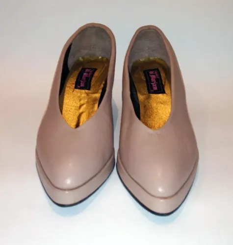 Scarpin baixo meia pata