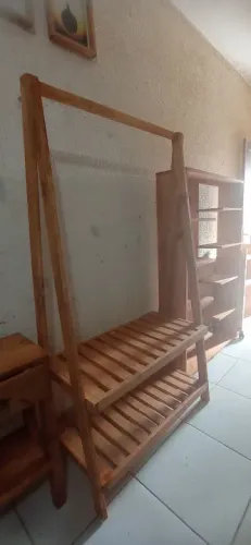 Prateleira de Madeira para Organização