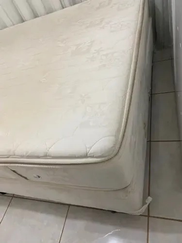 Cama de casal queen size 