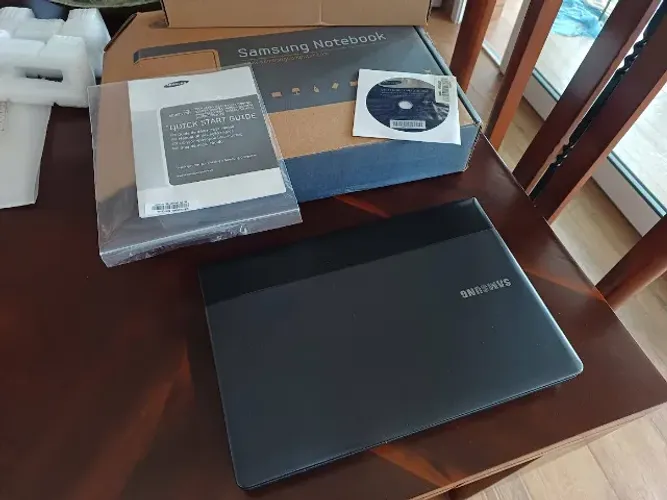 Notebook Samsung - Core I5 - 4 GB Ram - HD 500 Gb - Win 10