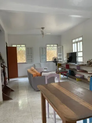 Vendo Casa 4 quartos, possui 1 suíte térrea. Em Condomínio no Tarumã.