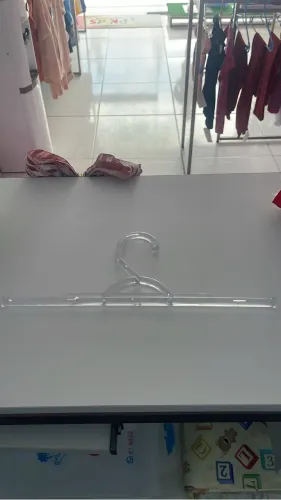 Cabide de acrílico 