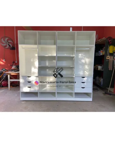 Mini closet 