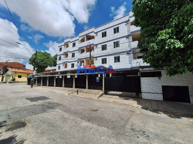 Apartamento com 2 quartos no bairro Vila União em Fortaleza, CE