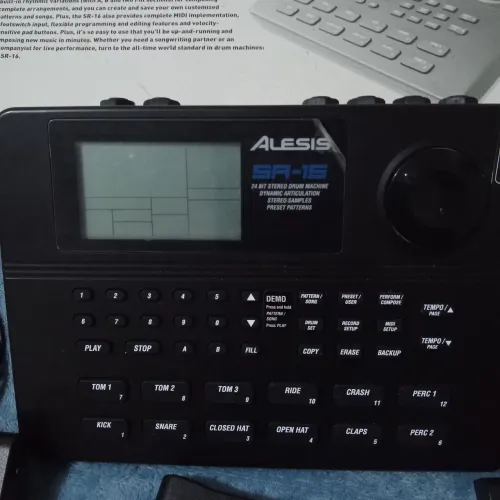Alesis Sr 16 