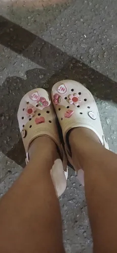 Se precisa é só chamar Faço faxina ah qualquer  hora e dia da semana 