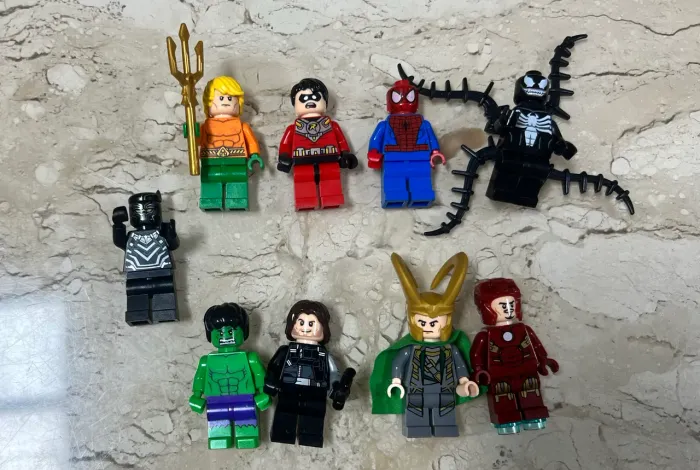 Bonecos Marvel - LEGO 