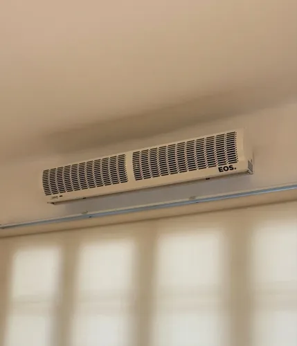 Cortina de ar EOS 120cm usada