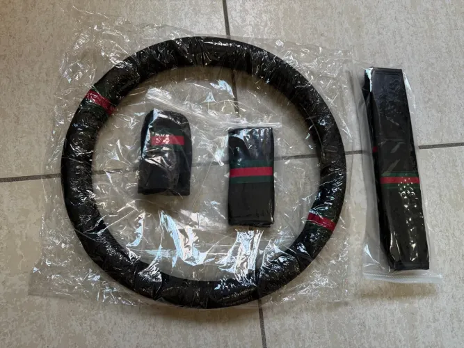 Kit Capa de Volante, Marcha e 2 Cintos de Segurança da Gucci