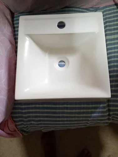 Vendo cuba de sobrepor em porcelanato Nova, largura e comprimento 34 altura 11 cm
