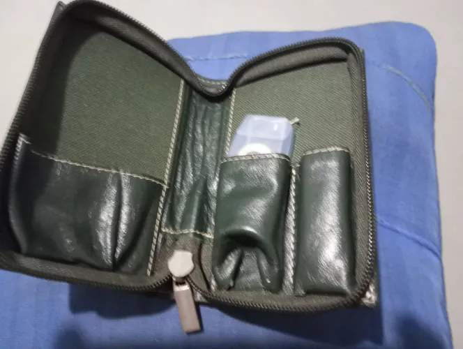 Estojo carteira de couro sintético verde 