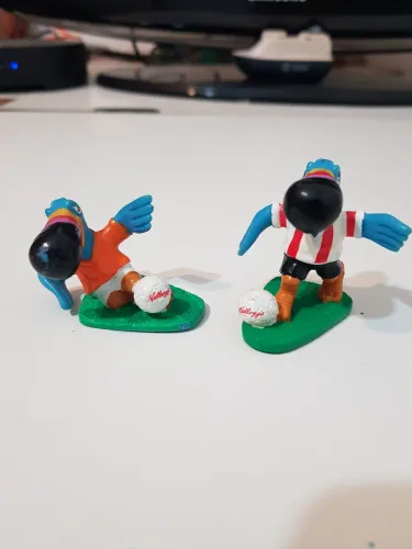 Miniaturas de Tucanos jogadores de futebol da Kellogg's promoção da Copa