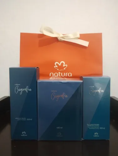 KIT PRESENTE NATURA BIOGRAFIA TRADICIONAL PERFUME DESODORANTE SABONETE LIQUIDO - R$ 119,90