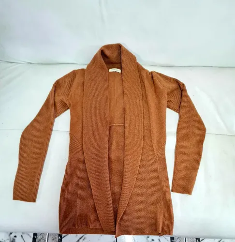 Casaquinho de lã Semi Novo Apenas 25.00