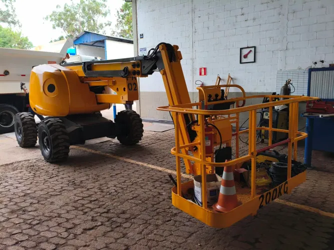 Plataforma elevatória modelo HA16SP Haulotte