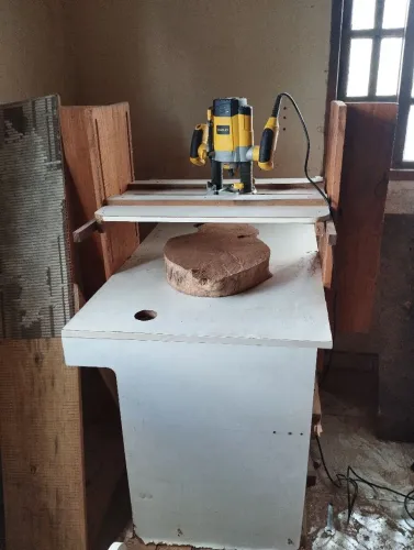 Mesa para aplainar bolacha de madeira