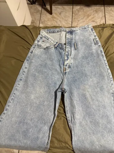 Calça Jeans assimétrica Larga Azul Claro