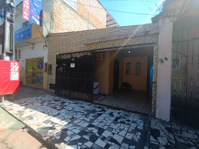 //Casa com 2 suítes no Bairro São Francisco