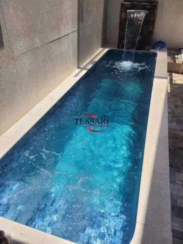 Casa à venda com 3 quartos sendo um tipo apartamento com piscina Jardim Caetano.