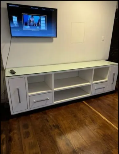 Painel de Tv gigante. Chique e elegante.