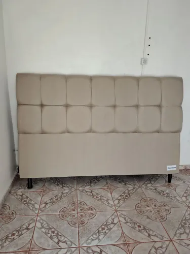 Cabeceira Estofada Bege - Conforto e Elegância