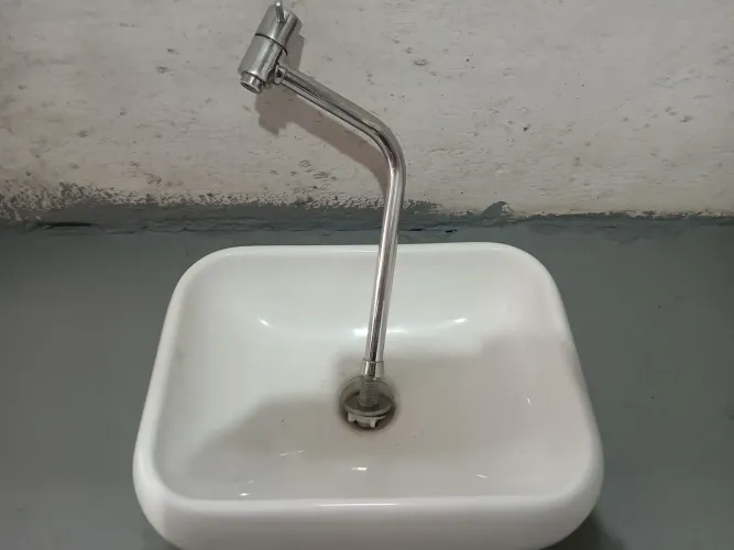 Torneira de Banheiro com Design Moderno