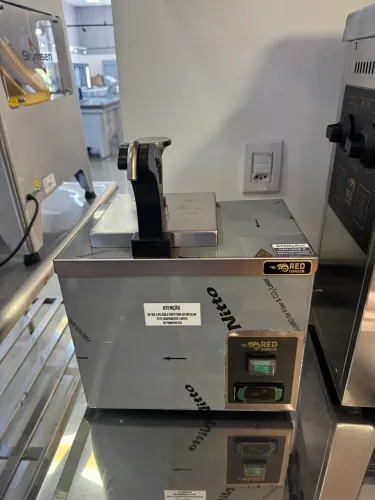 Dispensar de queijo e molhos elétrico 220v novo 