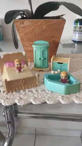 Lote miniaturas de móveis antigos