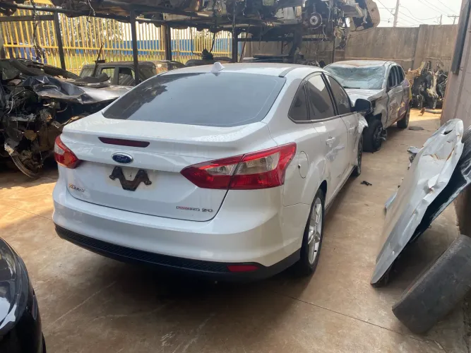 Sucata Ford Focus 2.0 Power shift 2015