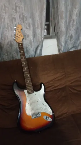 Guitarra Accord stratocaster