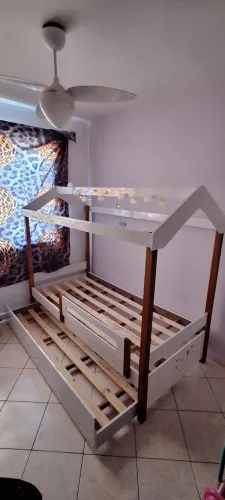 Cama Casa Elisa Branca com LED e Aux