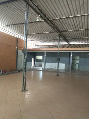 Vendo estrutura de galpão metálico 