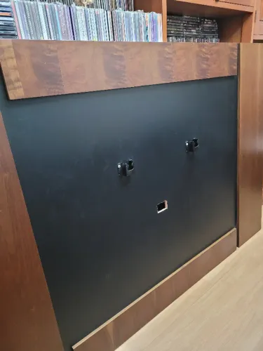 PAINEL EM MADEIRA PARA TV ATÉ 60 POLEGADAS.