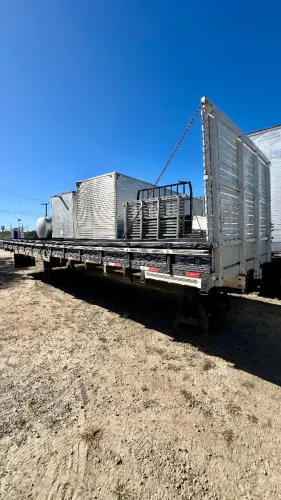 Carroceria truck ?Scania? 8,80 metros