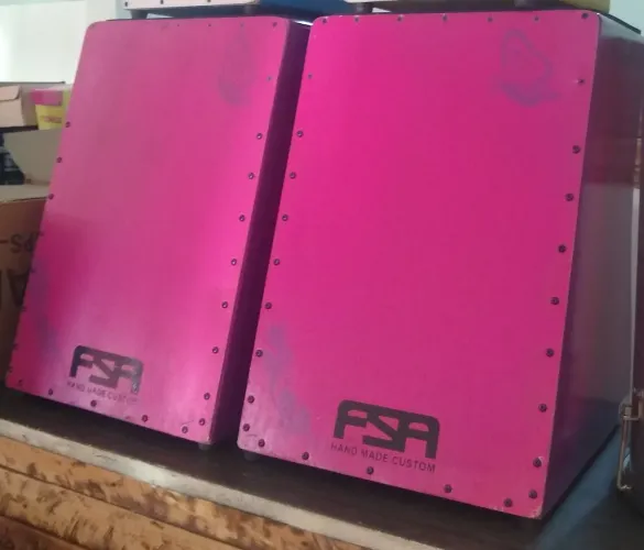 Cajon, Caixa de ritmo para bateria. 700,00. 350,00 cada 