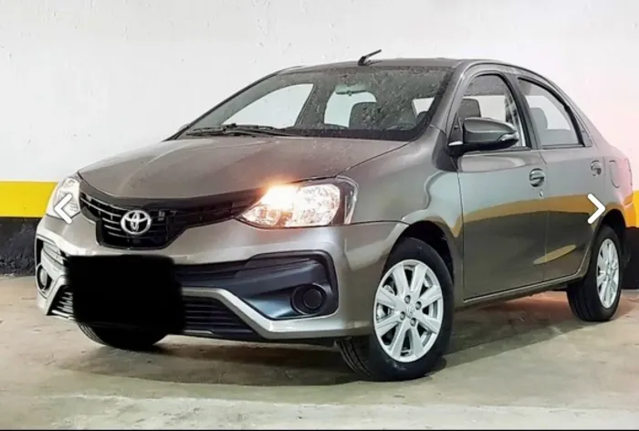 Etios sedan X Plus automático 
