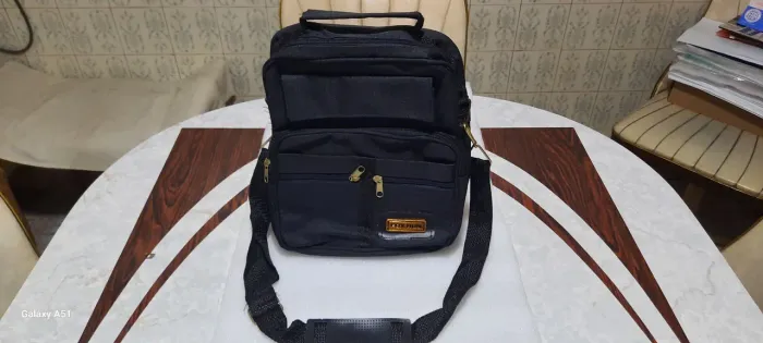 Bolsa de Ombro Preta - Fox Run Unissex - Documentos, Tablet, etc. Nova sem uso. 