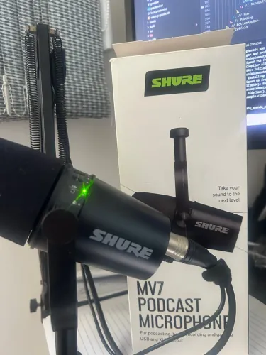 Microfone Shure MV7 Podcast