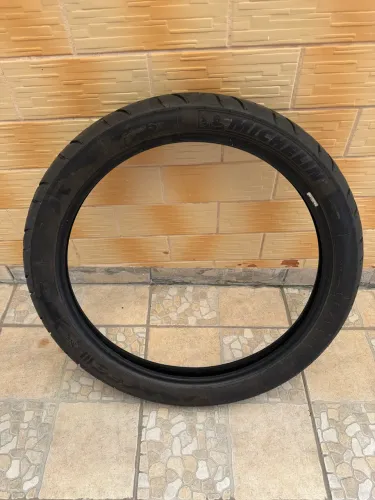 Pneu moto